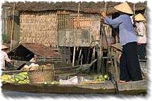 Phong Diem Floating Market